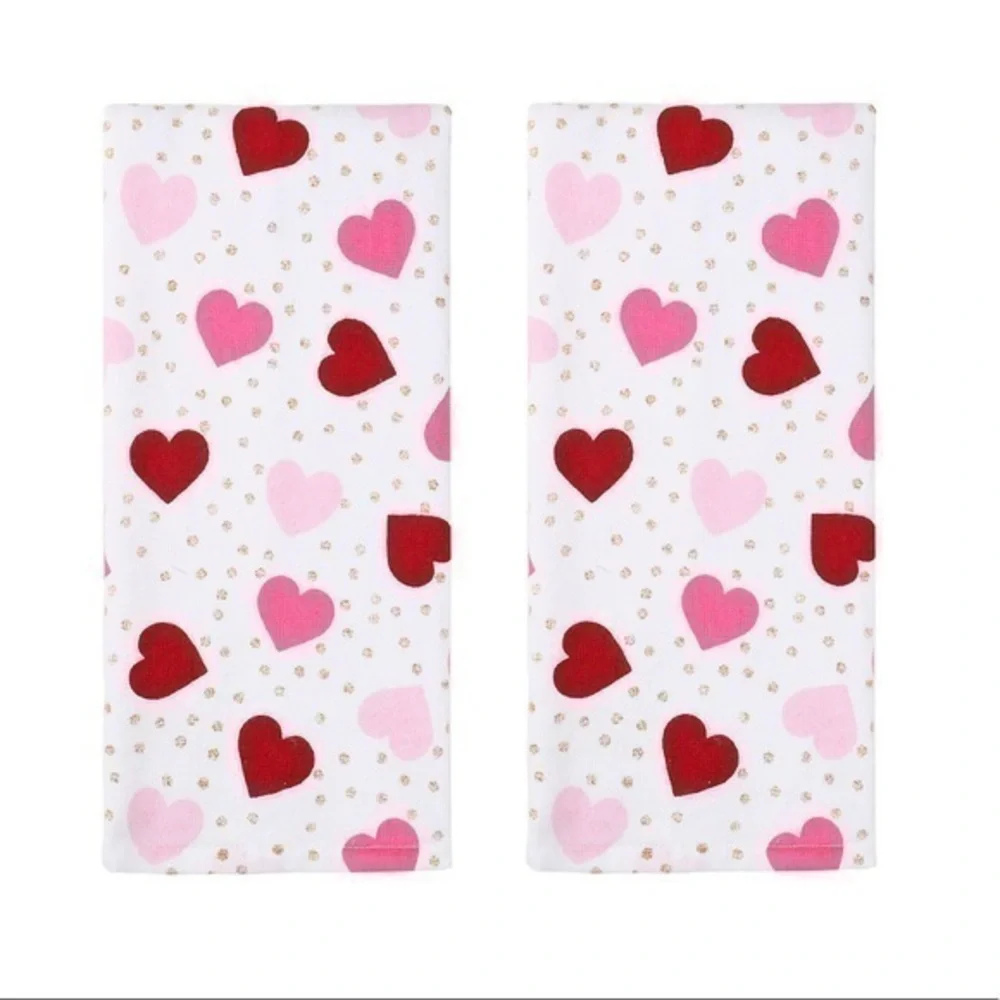 New. Valentine’s Heart Bath hand towels set of 2